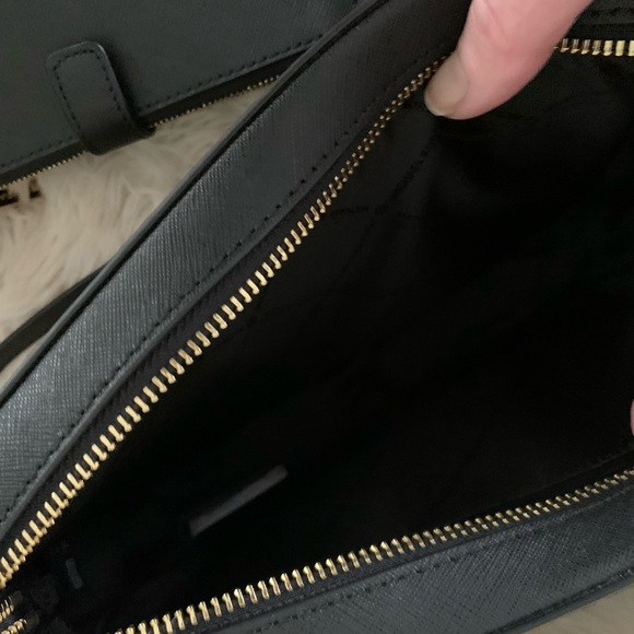 MICHAEL KORS CROSSBODY & WRISTLET SET! NWT! - Picture 9 of 16